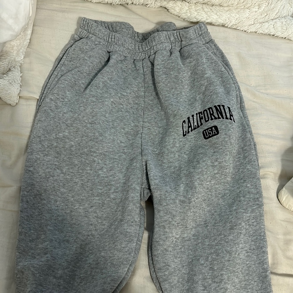 grey sweatpants